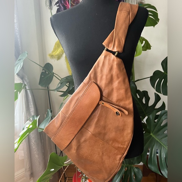 A.S.98 Mega Sling/Crossbody. EUC - Picture 2 of 8